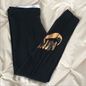 BRAND NEW NIKE LEGGINGS